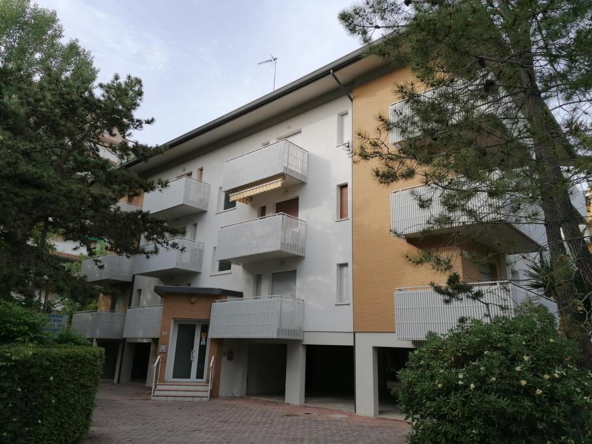 Condominio Rosa Lignano Sabbiadoro Luaran gambar